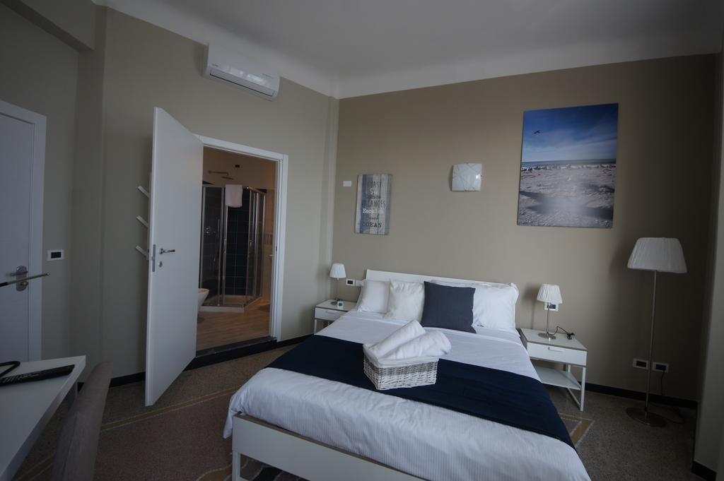 Luna Rooms سافونا المظهر الخارجي الصورة