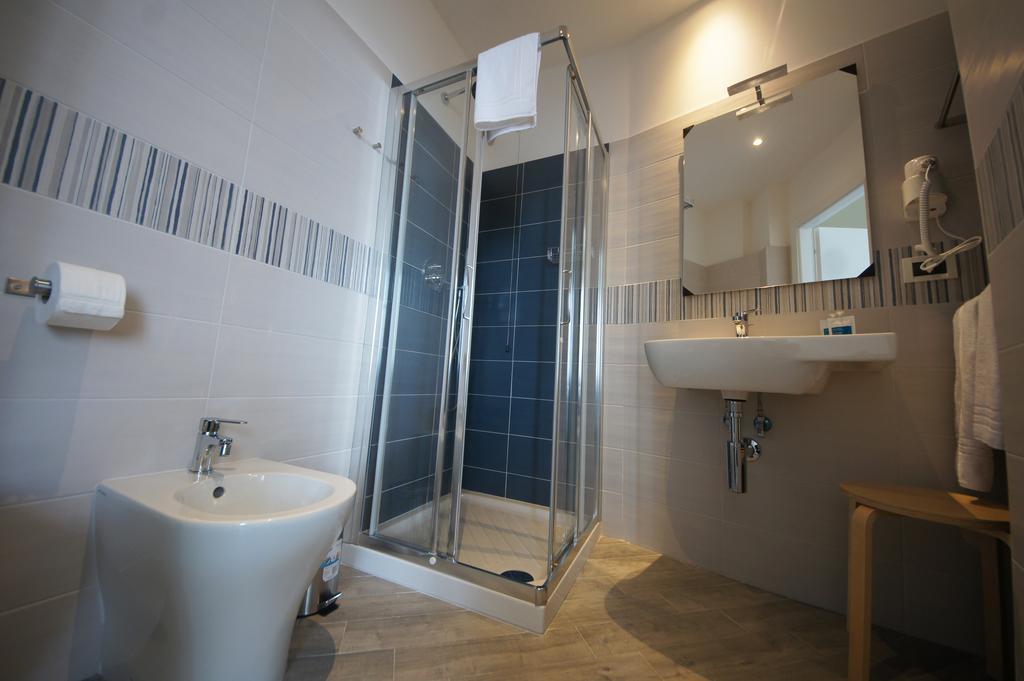 Luna Rooms سافونا المظهر الخارجي الصورة